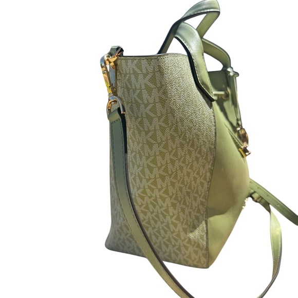 Michael Kors MK Phoebe Large 2-Way Drawstring Green Grab Bag Purse Long Strap - Picture 5 of 8